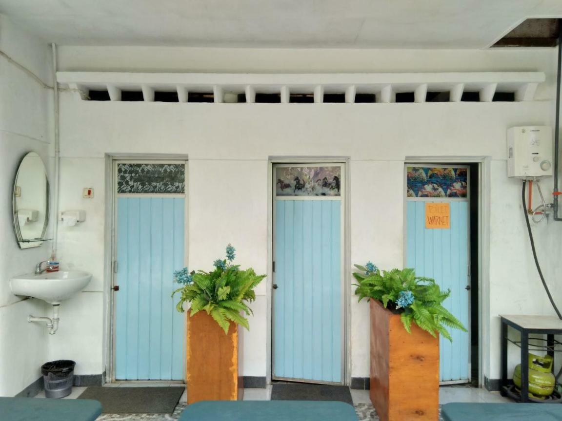 Isro Guesthouse Syariah Kepanjen Kültér fotó